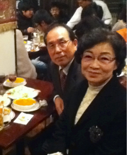 李秀賢さんご両親.png
